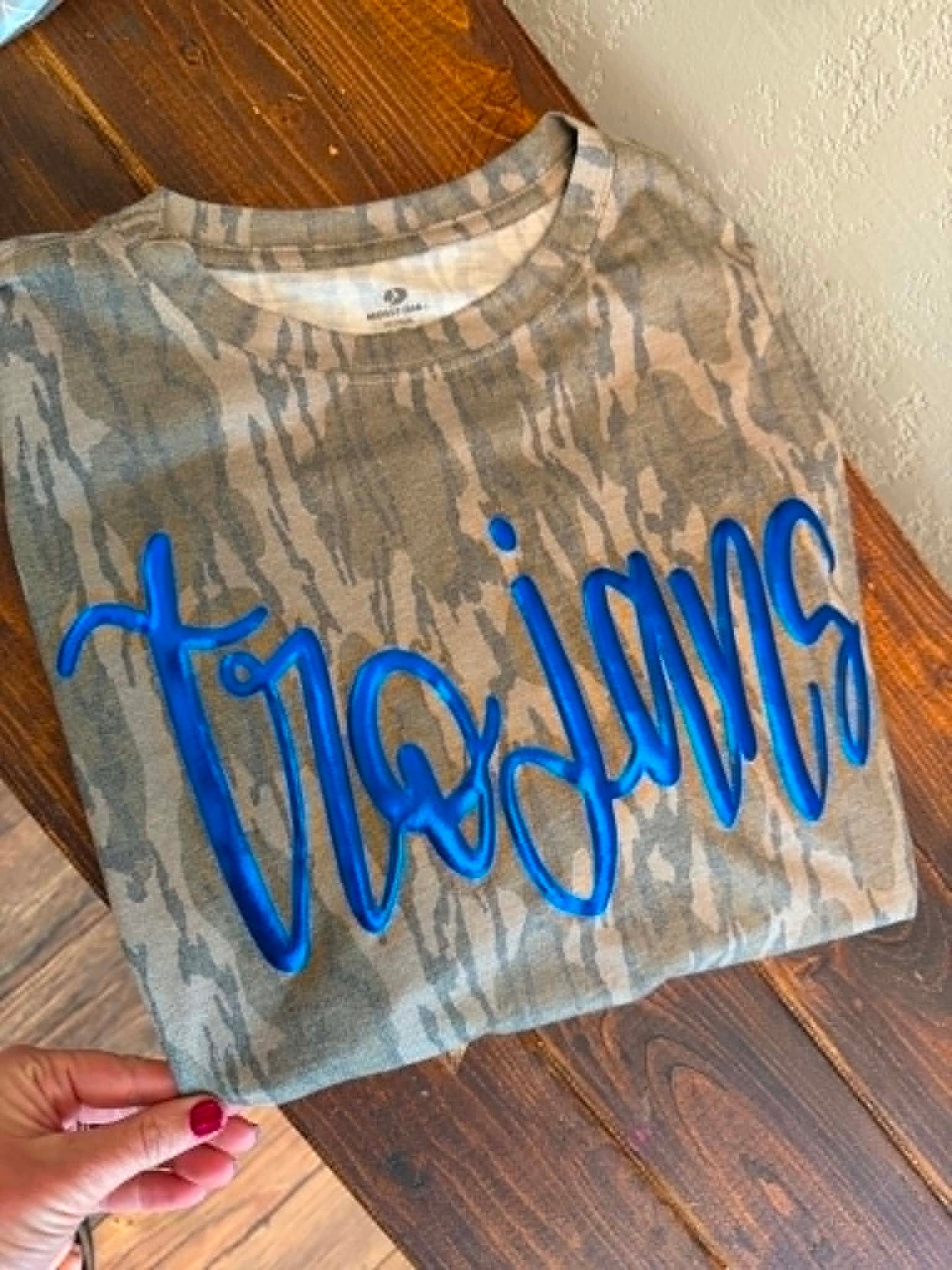 Mossy Oak metallic puff Tees